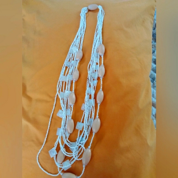 Multistrand white and wood vintage necklace - Picture 1 of 3